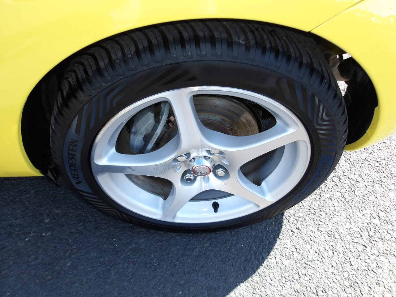 Used 2003 Toyota MR2 image 28