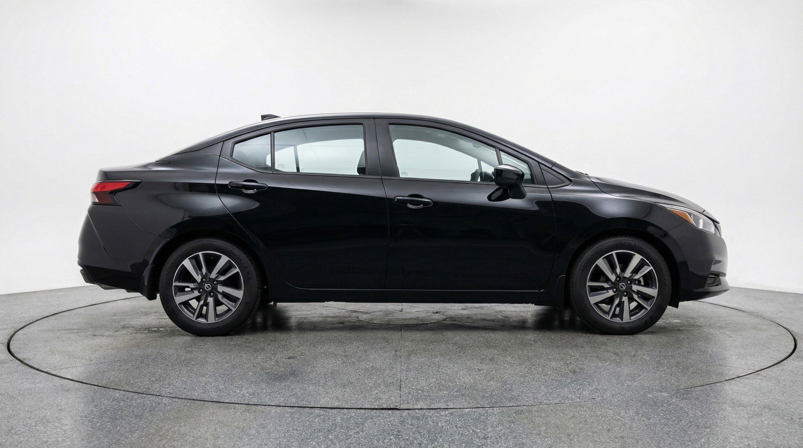 Used 2025 Nissan Versa SV FWD image 11