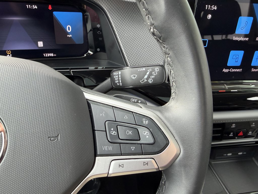Used 2024 Volkswagen Atlas Peak Edition SEL AWD/4WD image 31