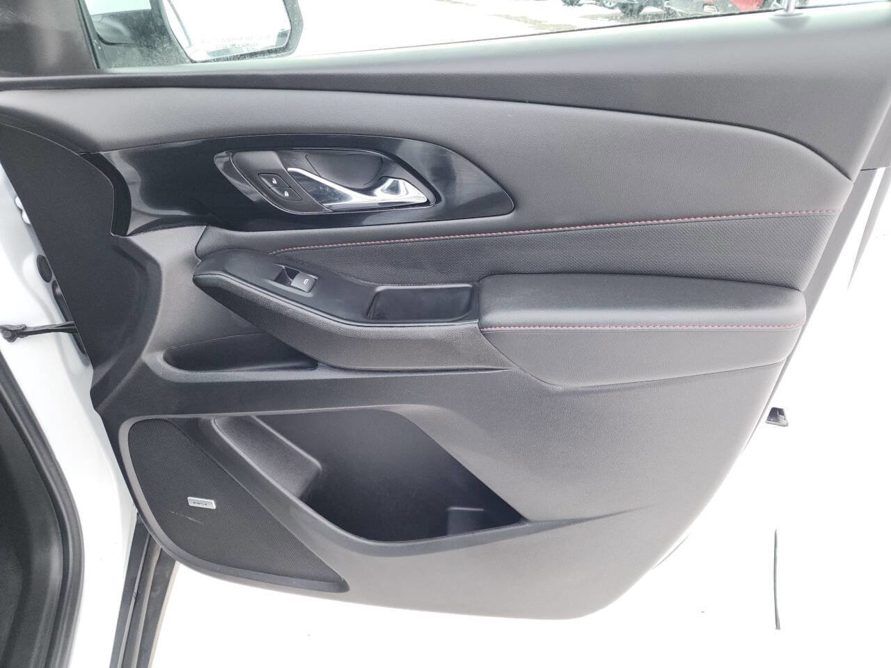 Used 2023 Chevrolet Traverse RS FWD image 43