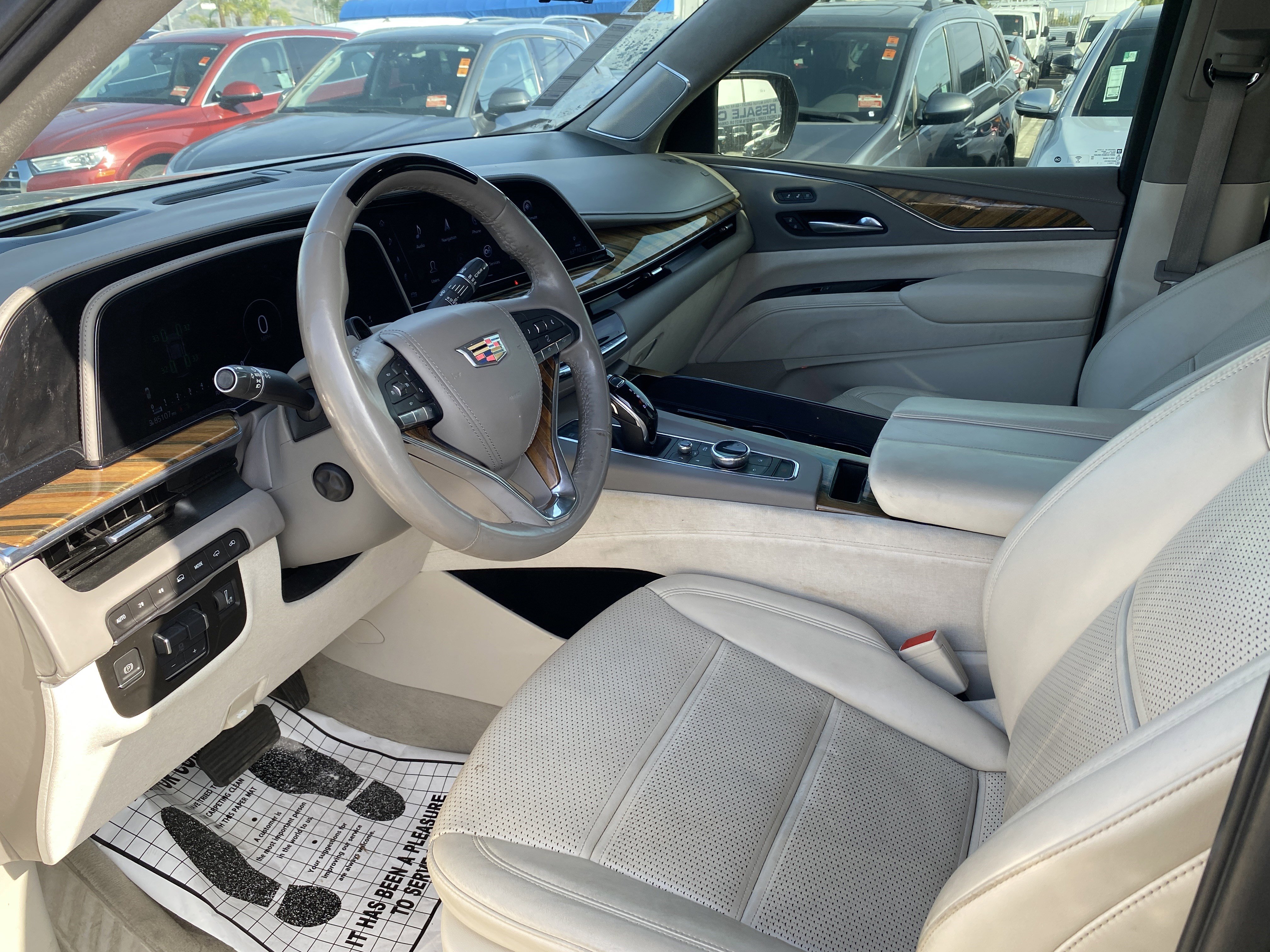 Used 2021 Cadillac Escalade Premium Luxury Platinum image 10