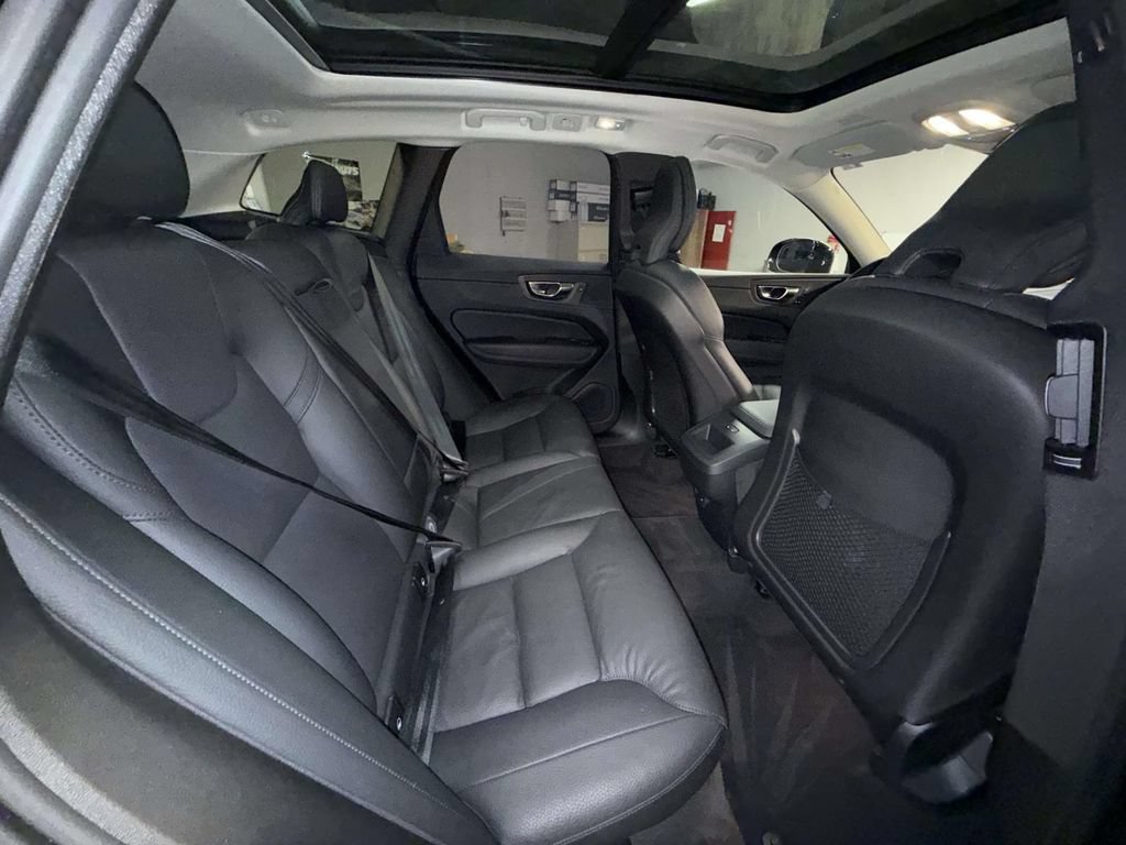 Used 2025 Volvo XC60 B5 Plus AWD/4WD image 16