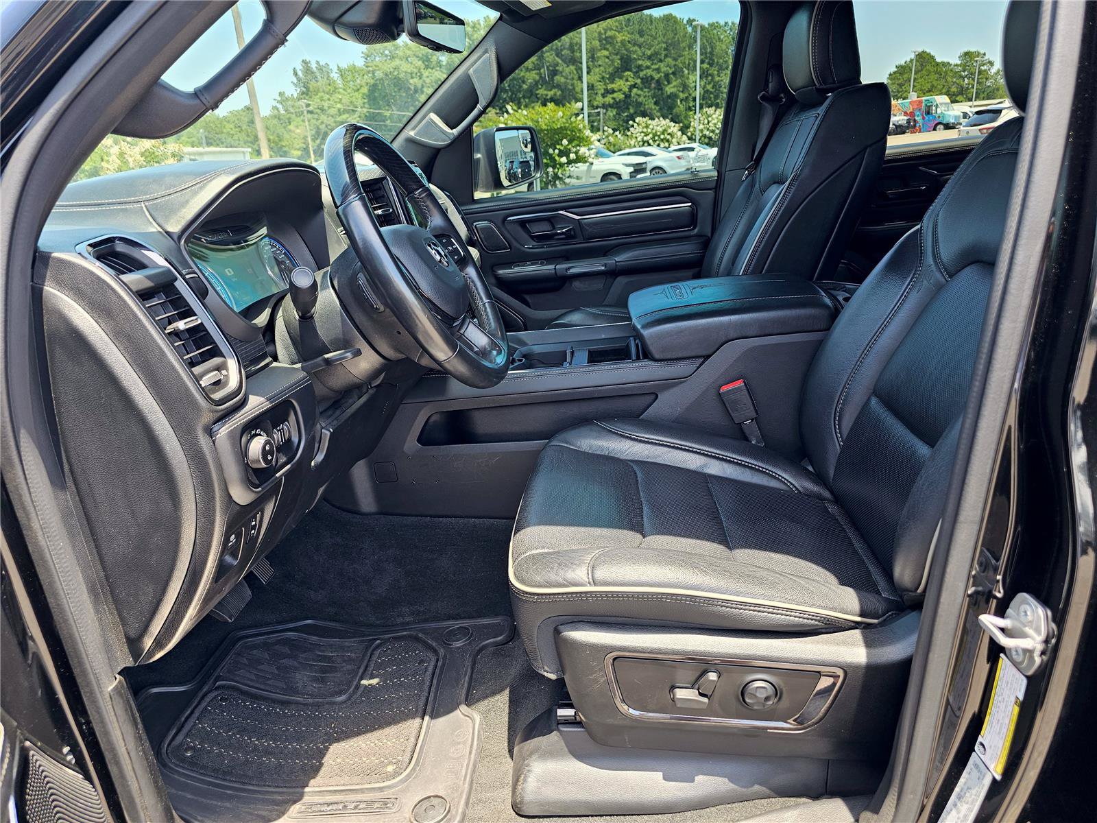 Used 2022 RAM 1500 Limited AWD/4WD image 16