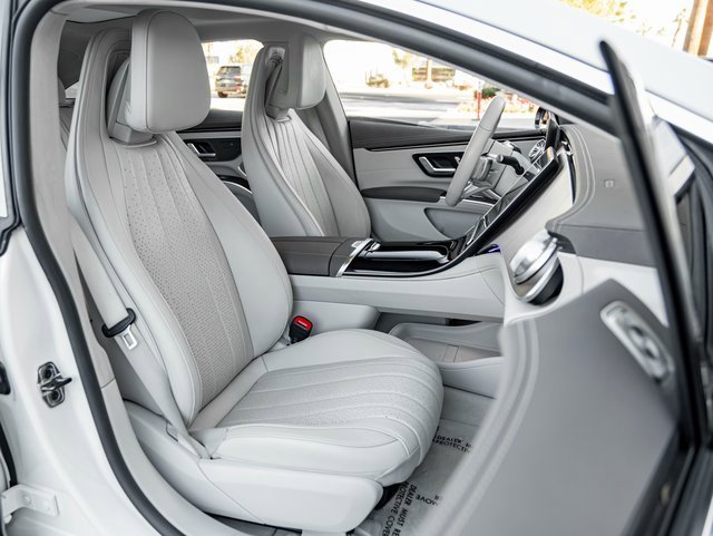 Used 2022 Mercedes-Benz EQS 450+ Sedan image 25