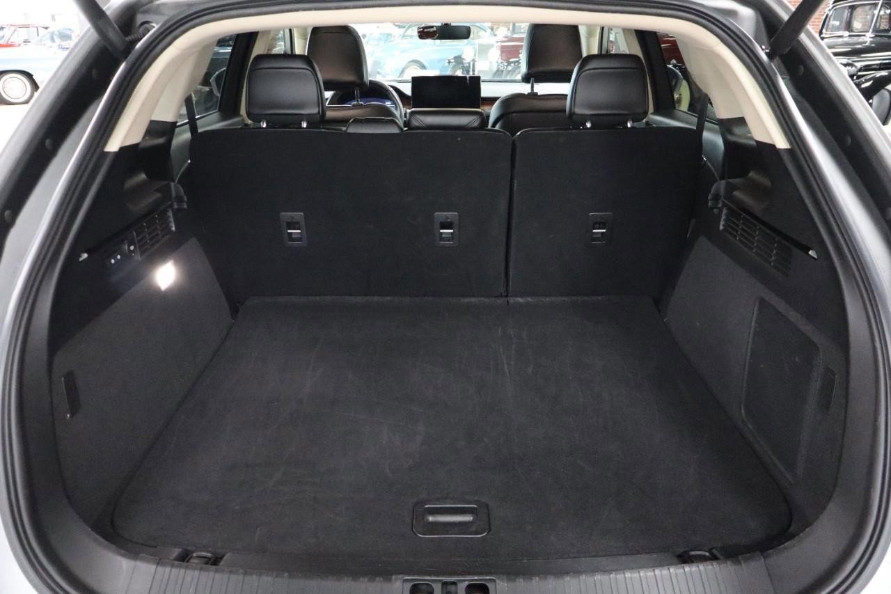 Used 2023 Lincoln Nautilus Reserve image 17