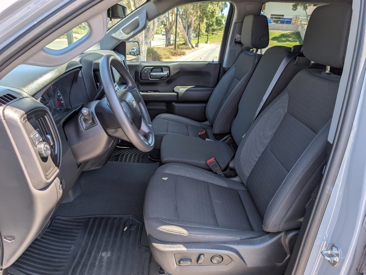 Used 2024 Chevrolet Silverado 1500 Custom w/ Turbomax Blackout Package image 2