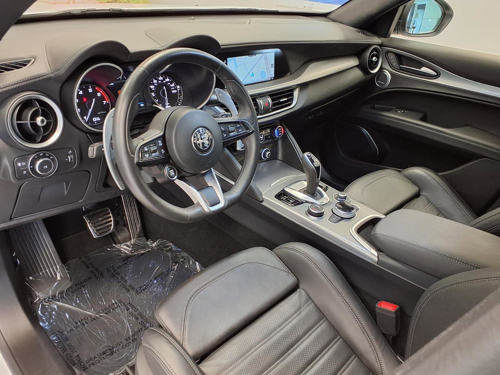 Used 2023 Alfa Romeo Stelvio Veloce AWD/4WD image 19