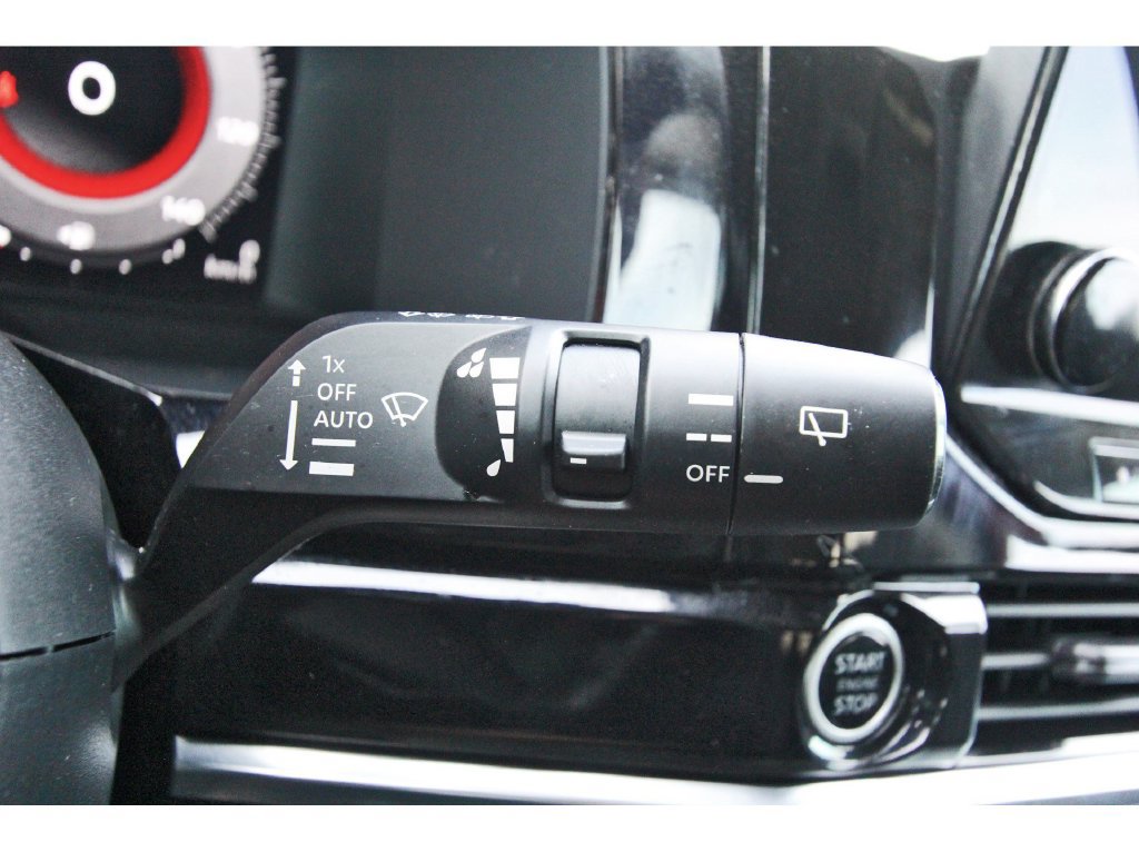 Used 2023 Nissan Pathfinder Platinum w/ Lighting Package (N93) FWD image 22