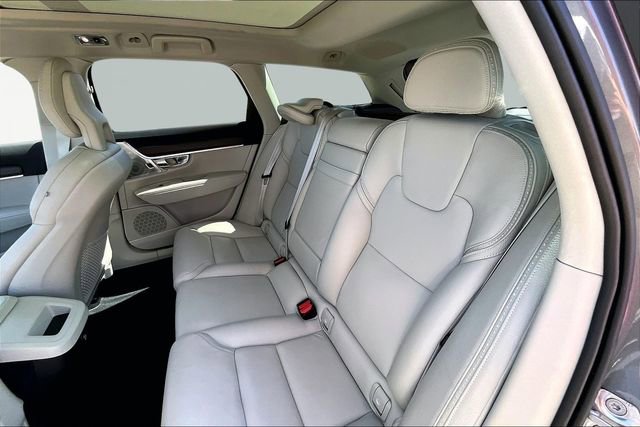 Used 2017 Volvo V90 T6 Cross Country image 28