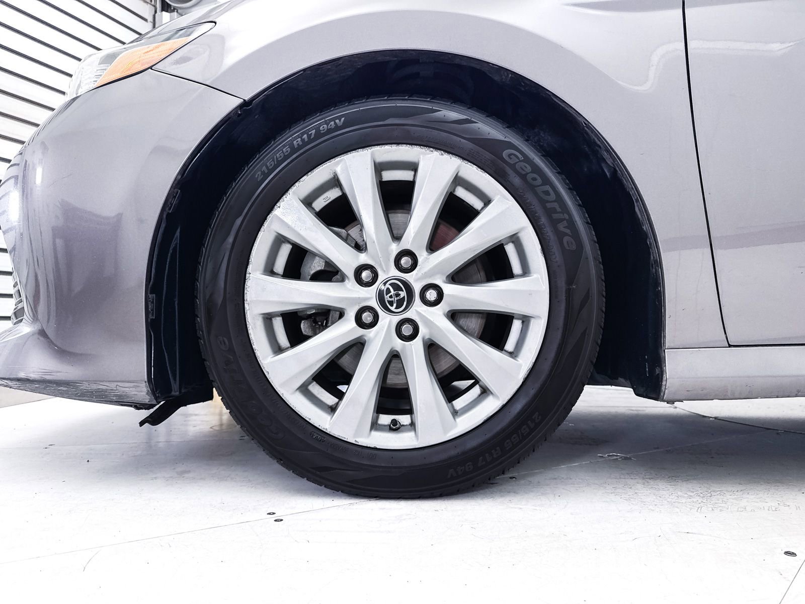 Used 2018 Toyota Camry LE w/ Convenience Package FWD image 11