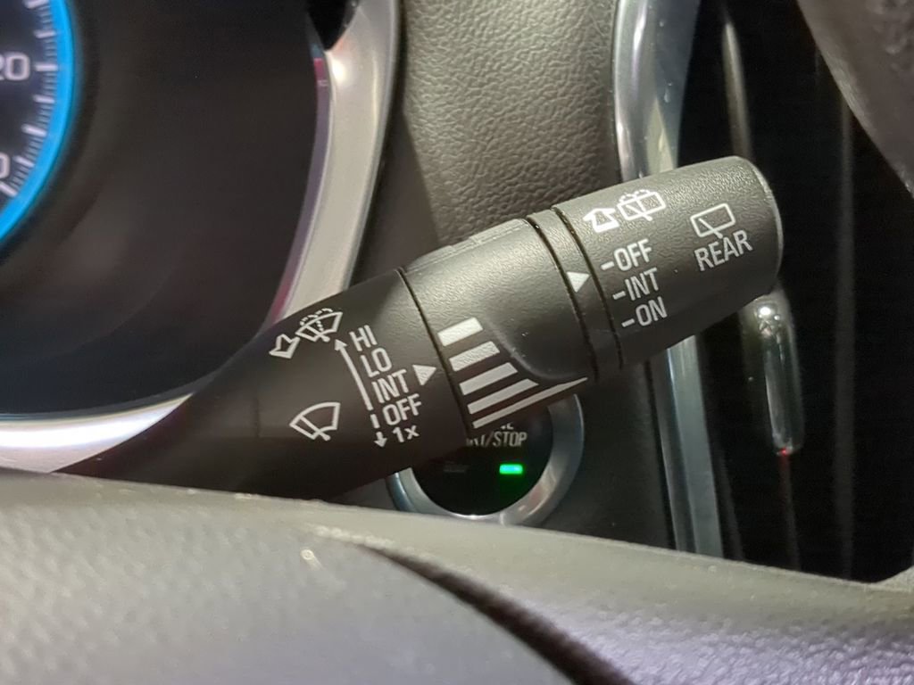 Used 2020 Chevrolet Traverse LS image 37