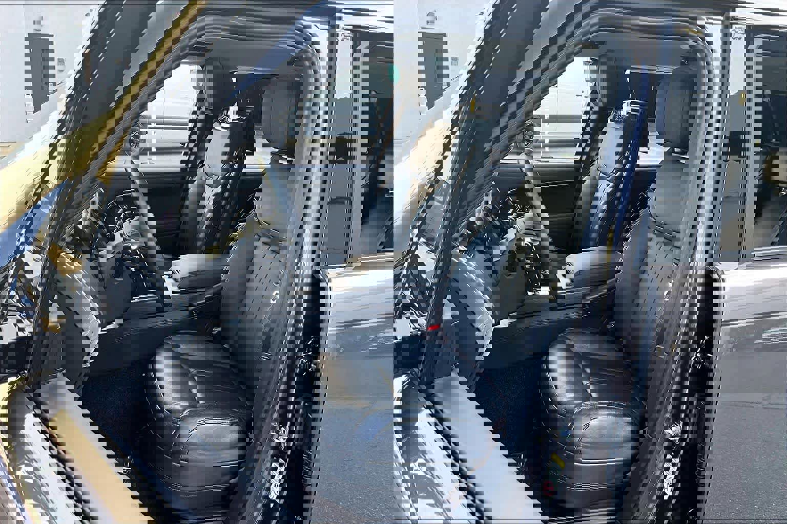 Used 2023 Land Rover Range Rover Long Wheelbase First Edition image 8