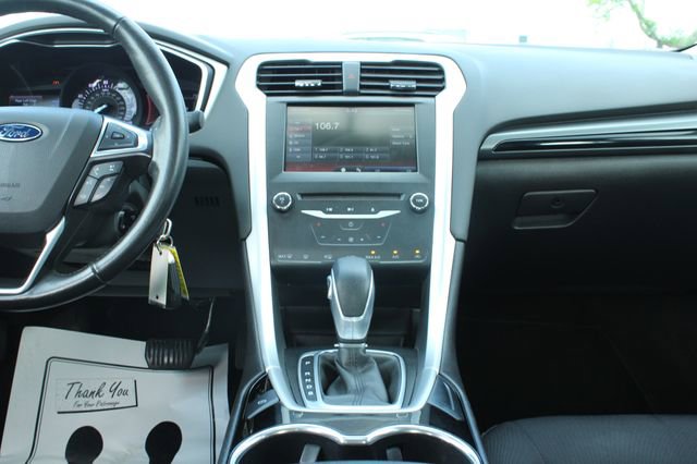 Used 2015 Ford Fusion SE FWD image 17
