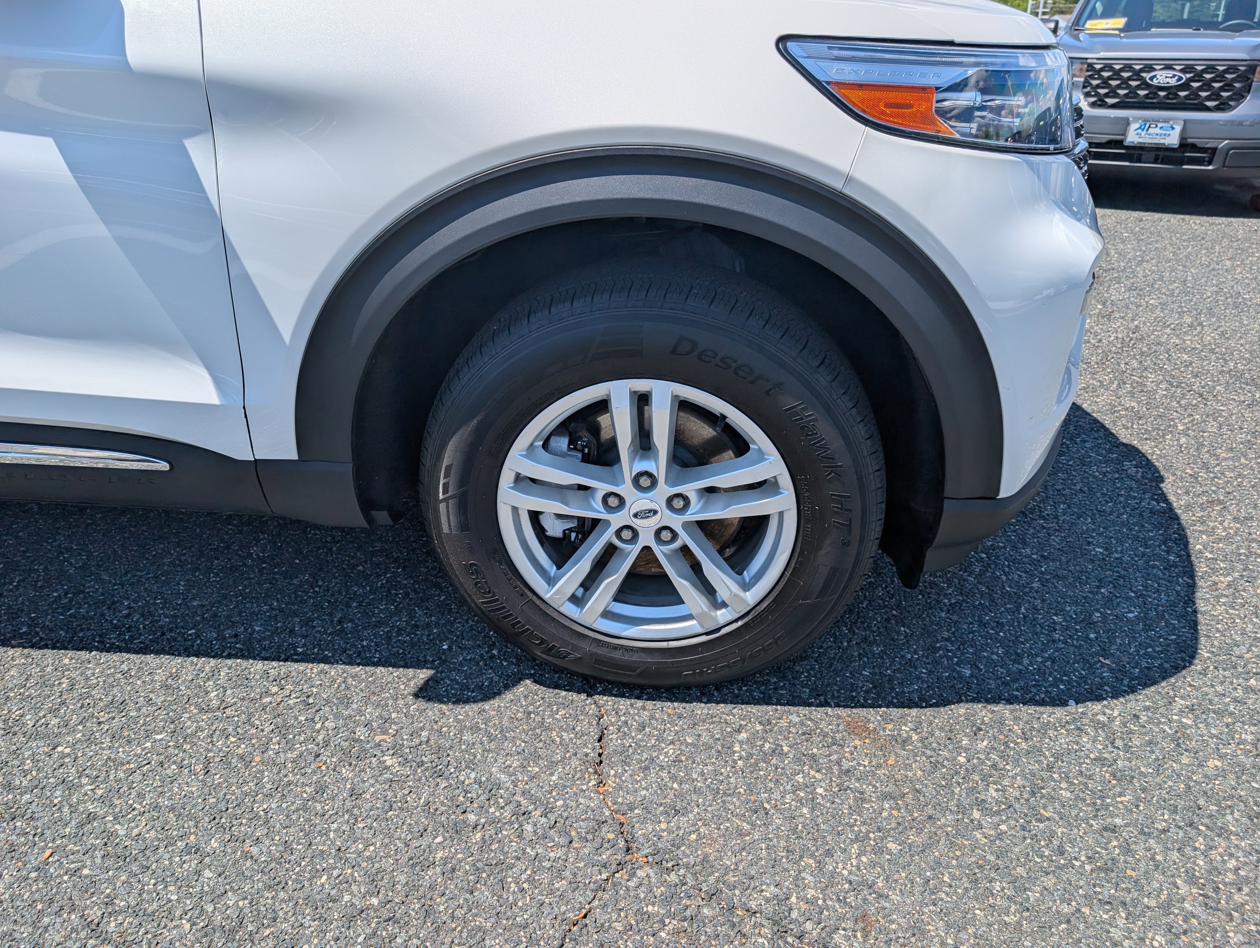 Used 2022 Ford Explorer XLT w/ Equipment Group 202A AWD/4WD image 9