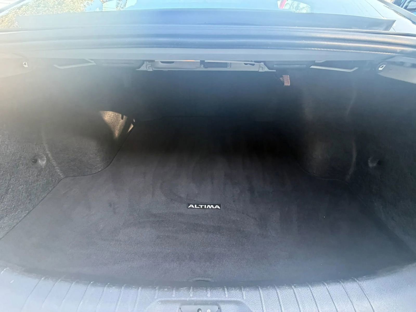 Used 2025 Nissan Altima 2.5 SV FWD image 9