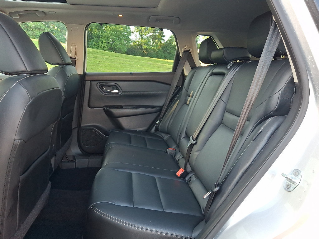 Used 2022 Nissan Rogue SL w/ SL Premium Package AWD/4WD image 12