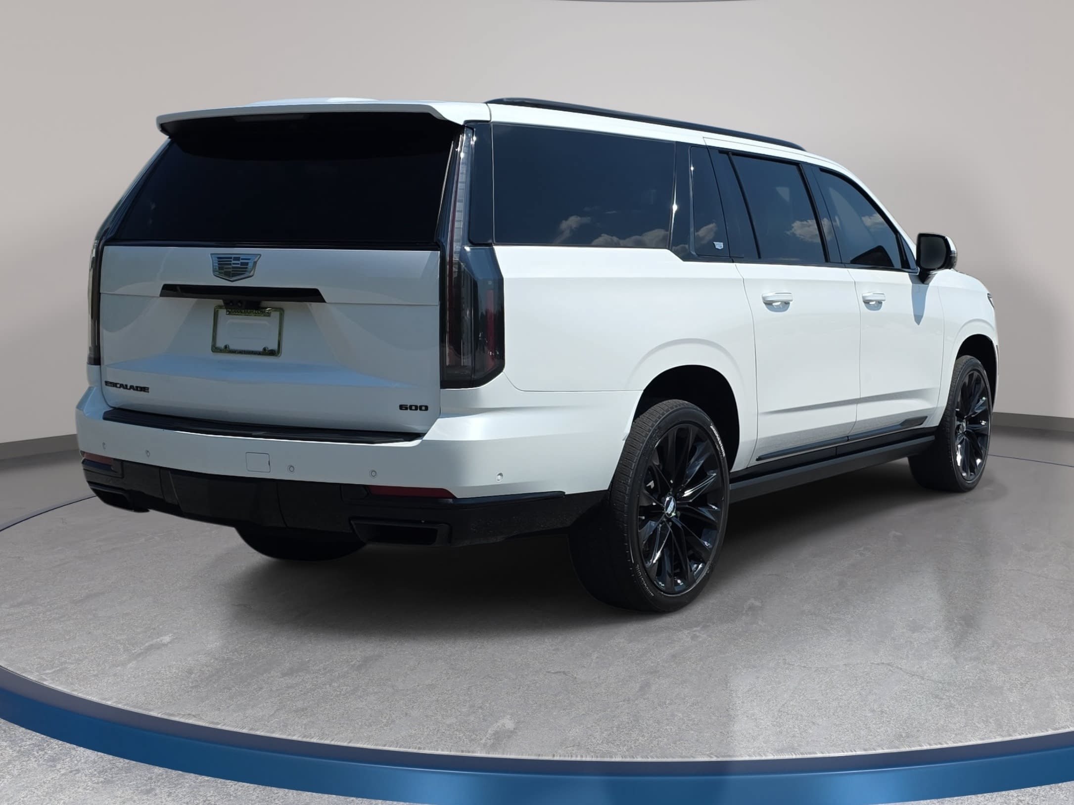 Used 2025 Cadillac Escalade ESV Sport Platinum w/ LPO, ONYX Package AWD/4WD image 5