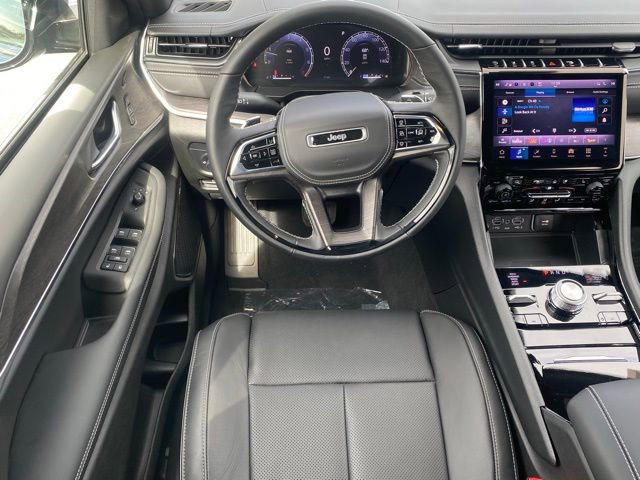 New 2025 Jeep Grand Cherokee Overland w/ Adv Protech Group III image 39