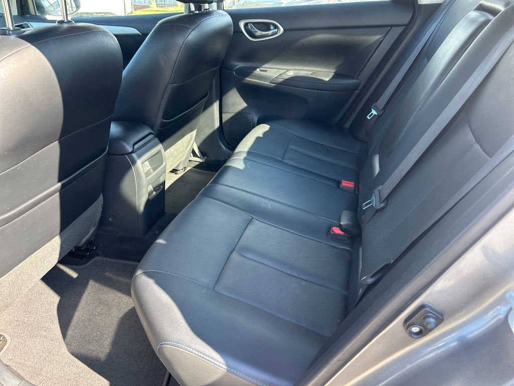 Used 2016 Nissan Sentra SR w/ SR Premium Package image 10
