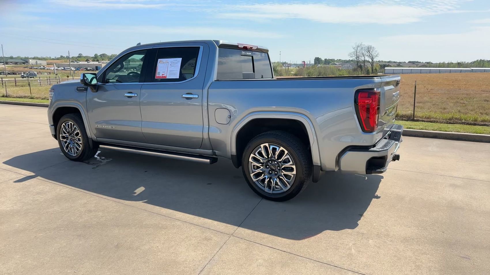 Used 2025 GMC Sierra 1500 Denali Ultimate AWD/4WD image 7