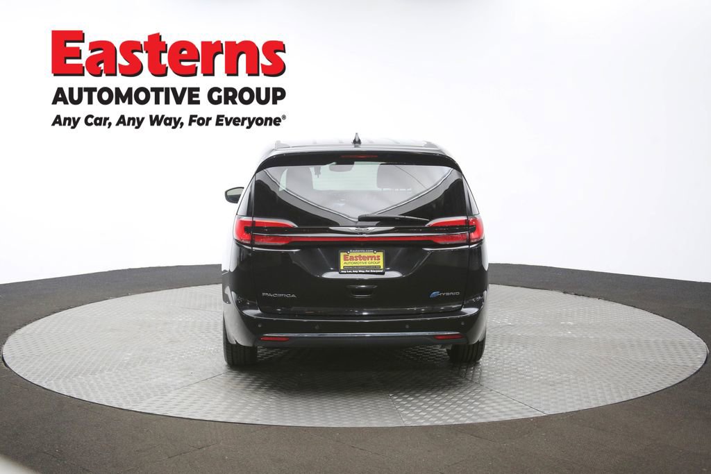 Used 2023 Chrysler Pacifica Touring-L image 34