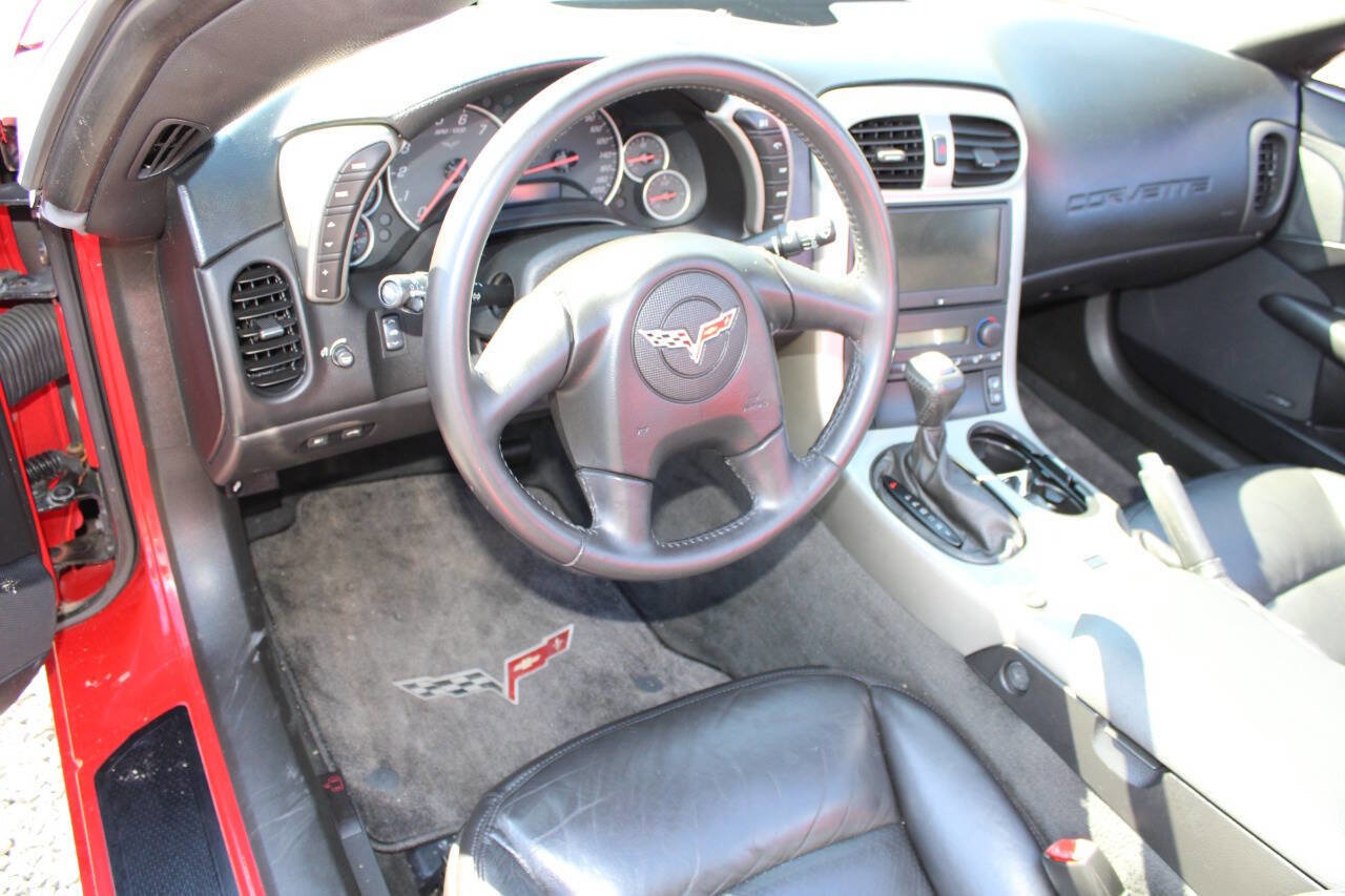 Used 2005 Chevrolet Corvette Convertible w/ Preferred Equipment Group RWD image 21
