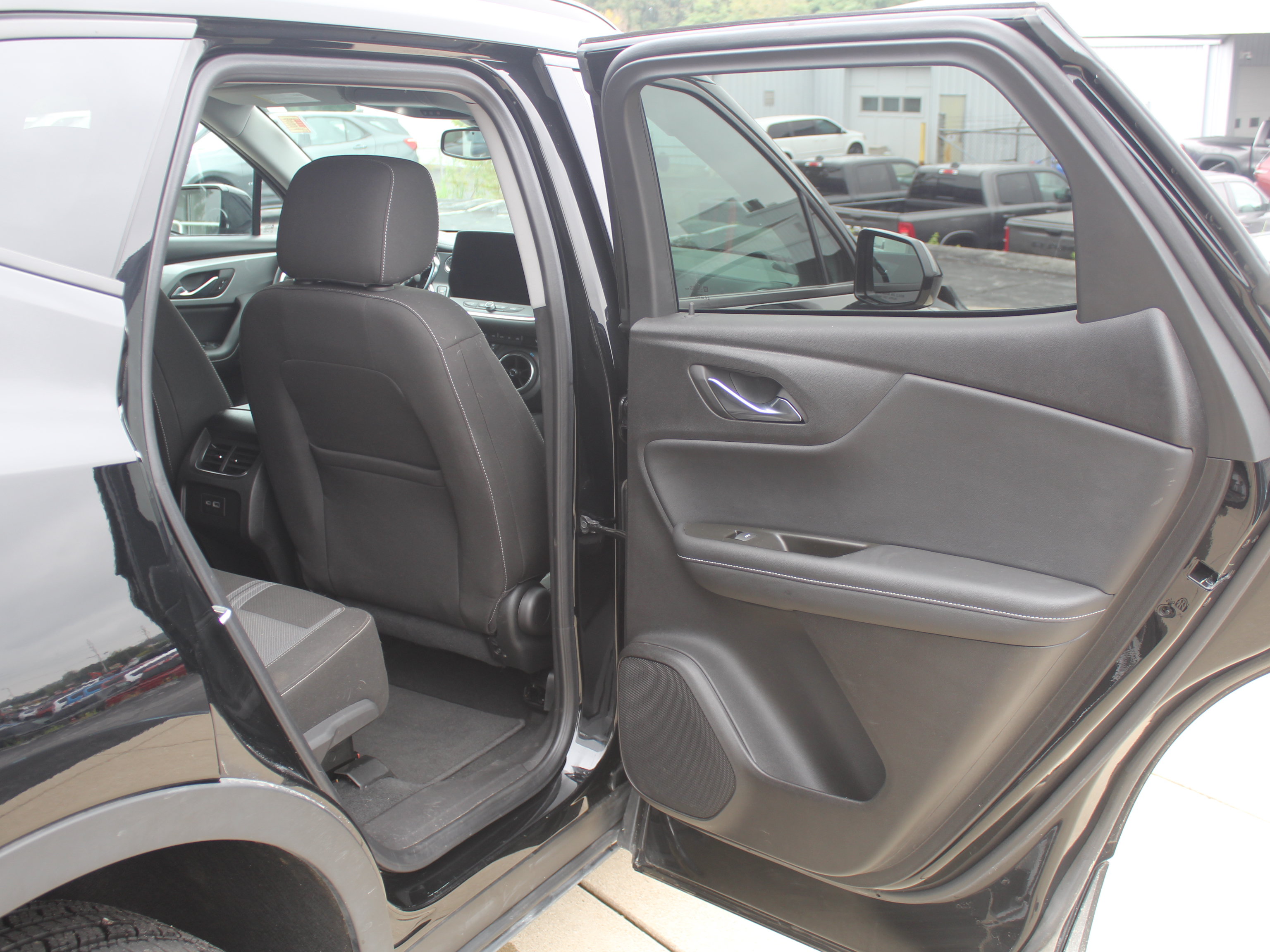 Certified 2024 Chevrolet Blazer LT w/ Convenience Package AWD/4WD image 24