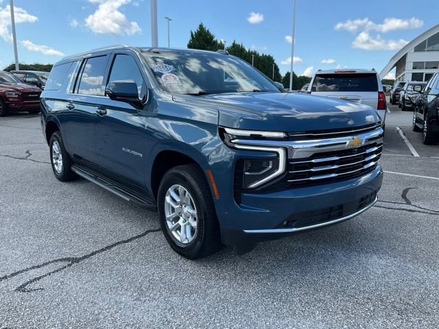 Certified 2025 Chevrolet Suburban LT w/ Comfort Package AWD/4WD image 3