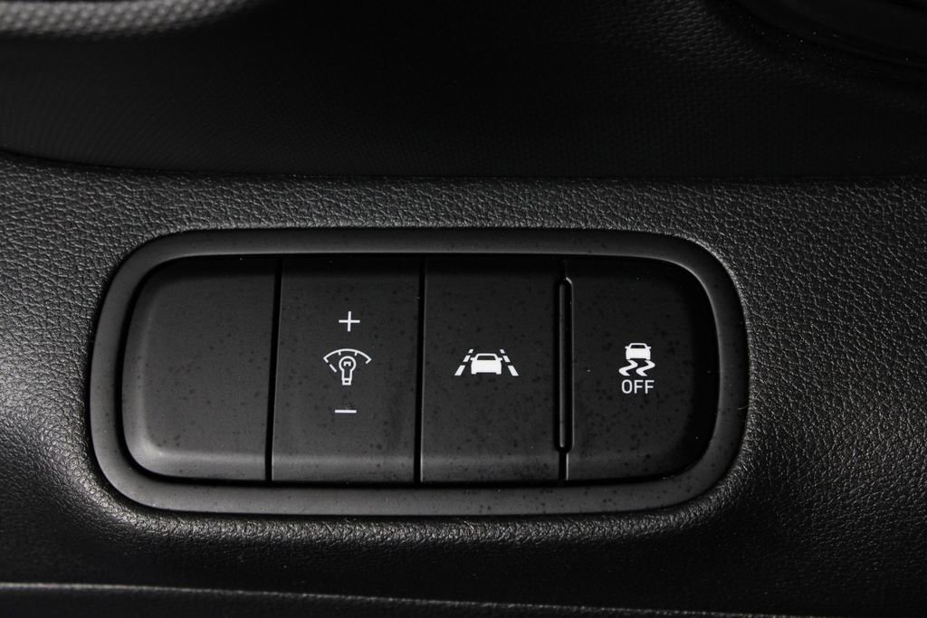 Certified 2021 Hyundai Venue SE image 22