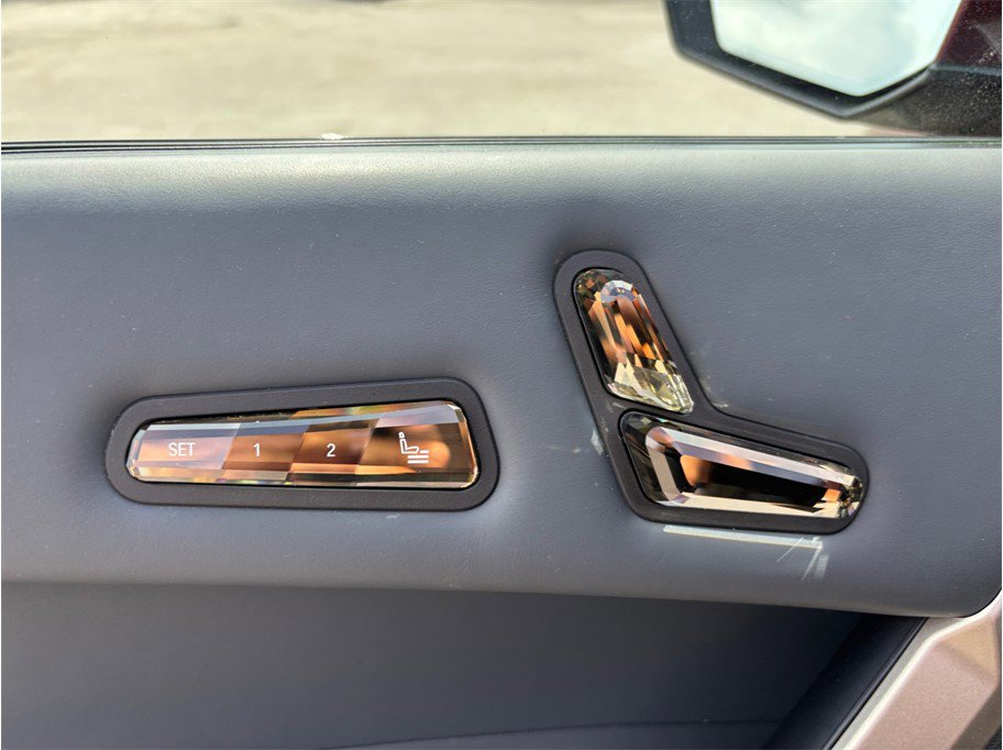 Used 2023 BMW iX xDrive50 w/ Ultimate Package 2 image 21