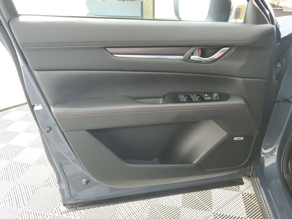 Used 2021 MAZDA CX-5 Carbon Edition image 29