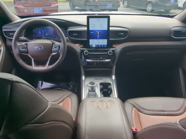 Certified 2024 Ford Explorer King Ranch w/ Technology Package AWD/4WD image 16