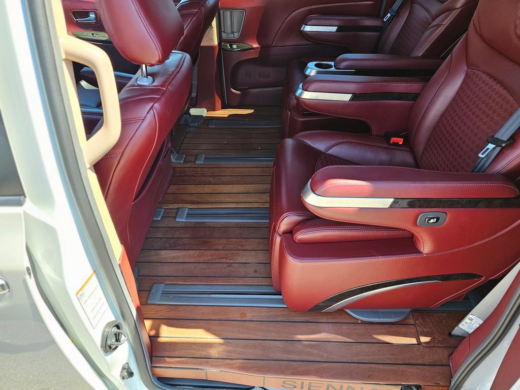 Used 2019 Toyota Sienna XLE w/ XLE Navigation Package image 60