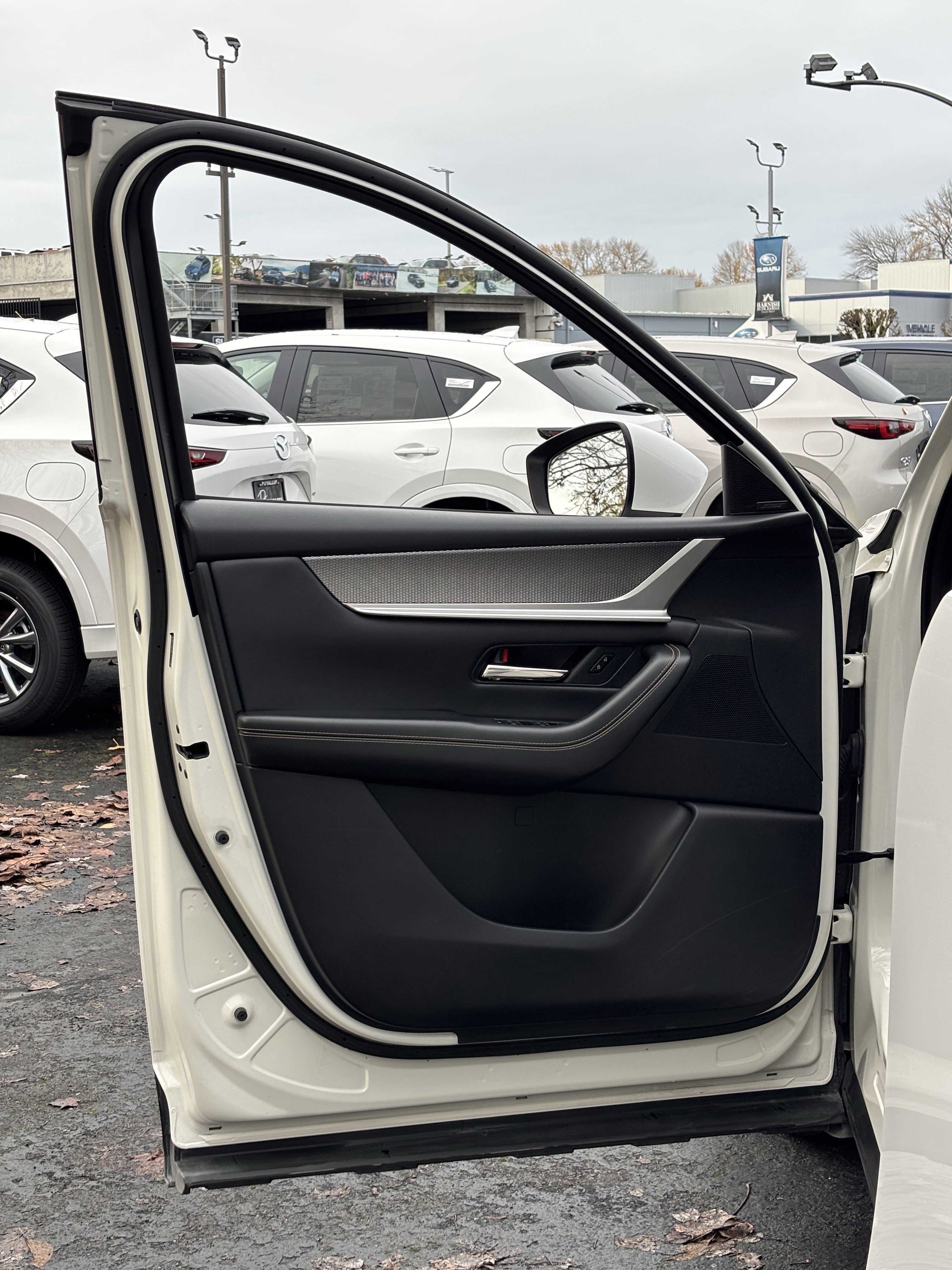 Used 2024 MAZDA CX-90 3.3 Turbo w/ Premium Package image 28