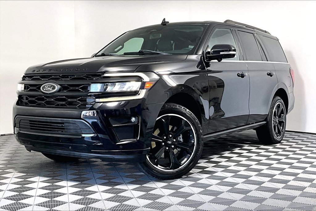 Certified 2023 Ford Expedition Limited RWD image 2