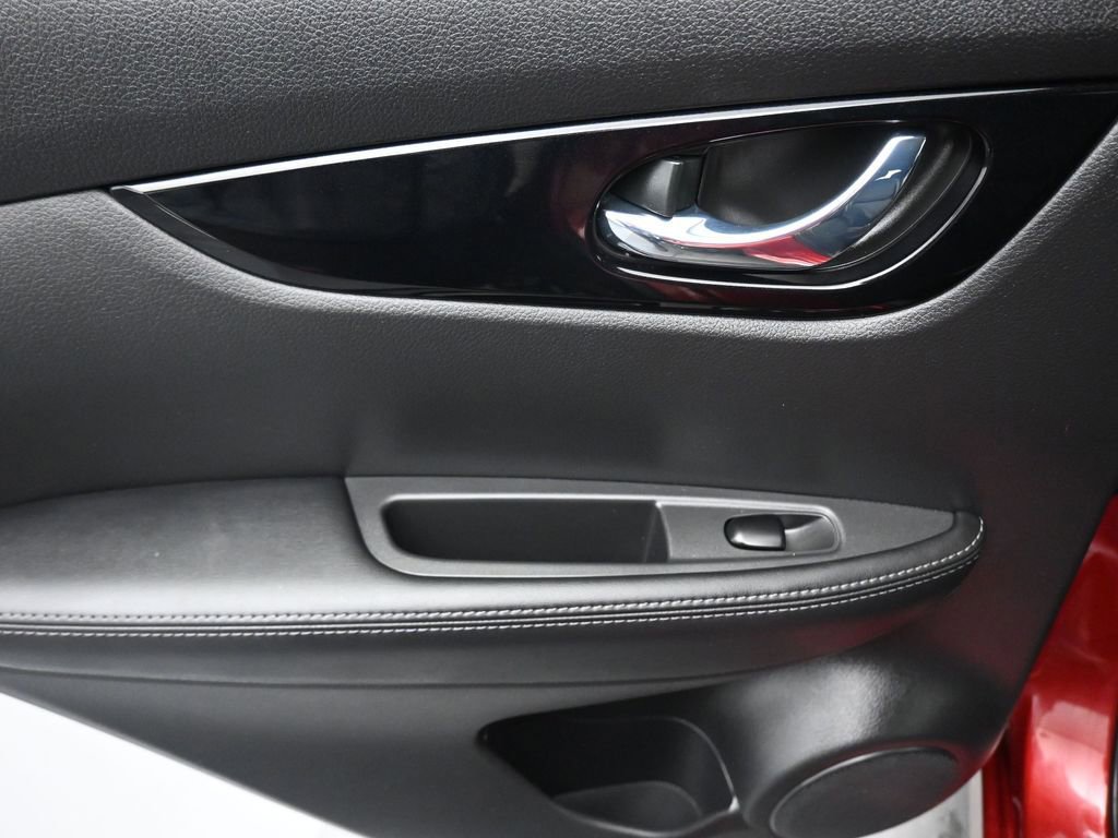 Used 2022 Nissan Rogue Sport SL w/ Premium Package image 32