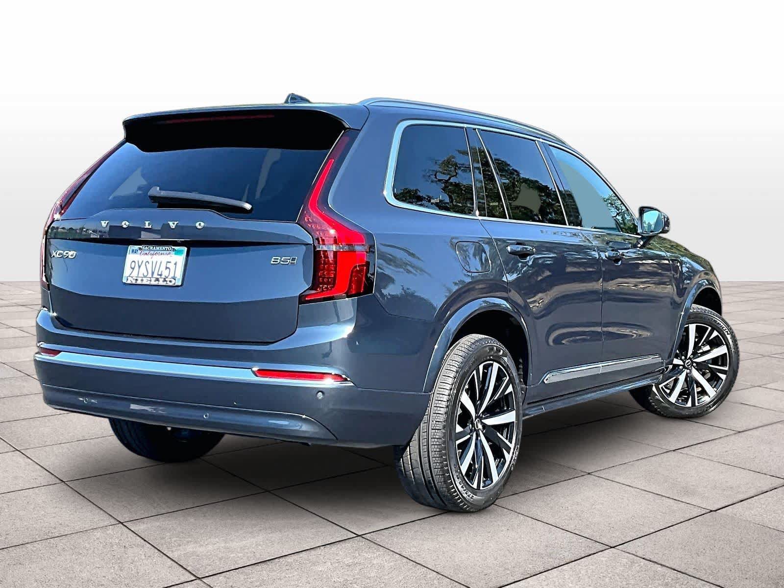 Used 2026 Volvo XC90 B5 Core AWD/4WD image 16