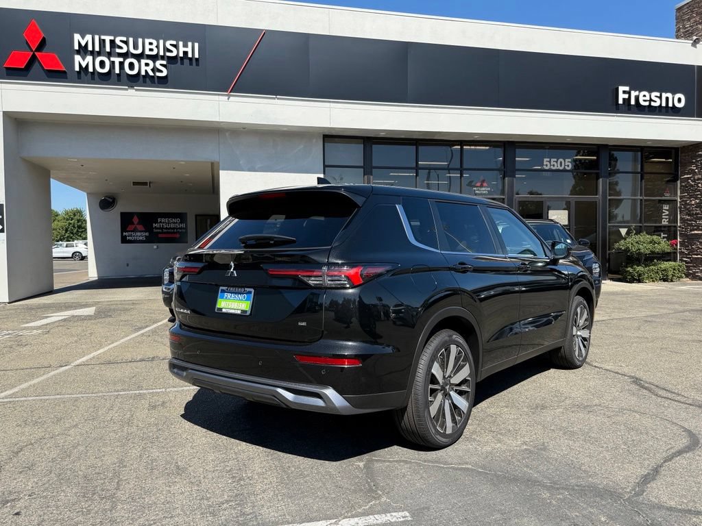 New 2026 Mitsubishi Outlander FWD image 8