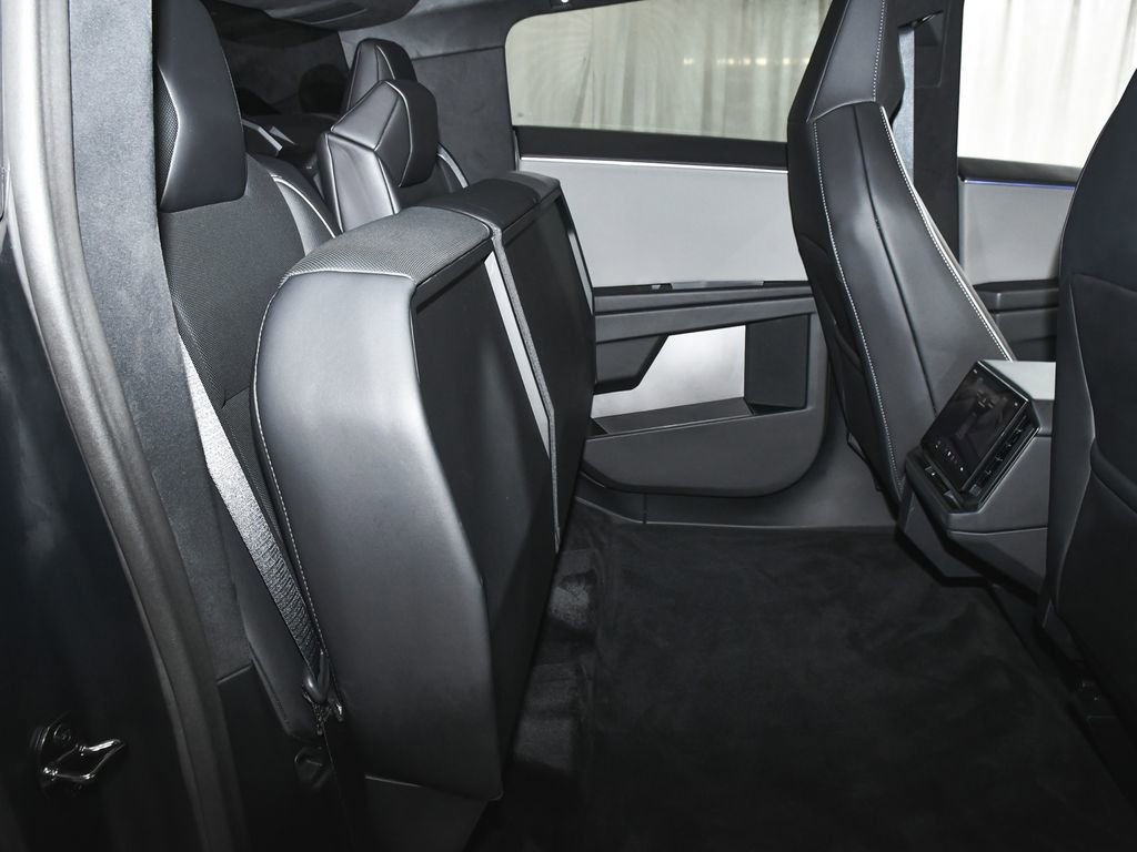 Used 2025 Tesla Cybertruck AWD Crew Cab image 43