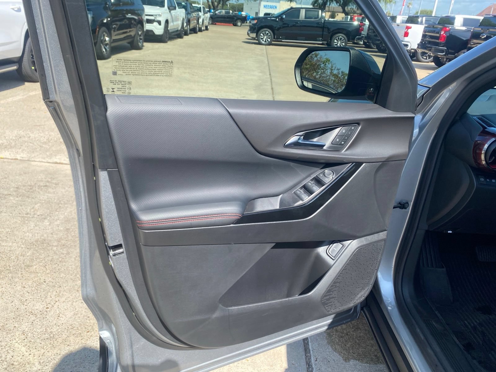New 2027 Chevrolet Equinox RS w/ Safety and Technology Package FWD image 17
