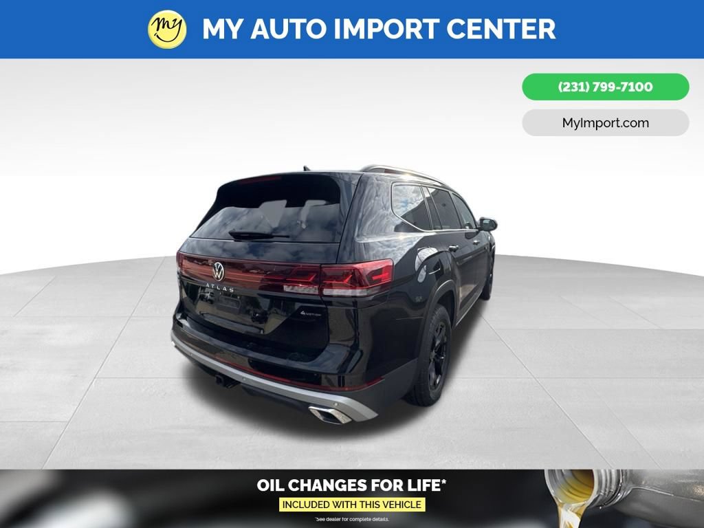 Used 2025 Volkswagen Atlas Peak Edition SE AWD/4WD image 6