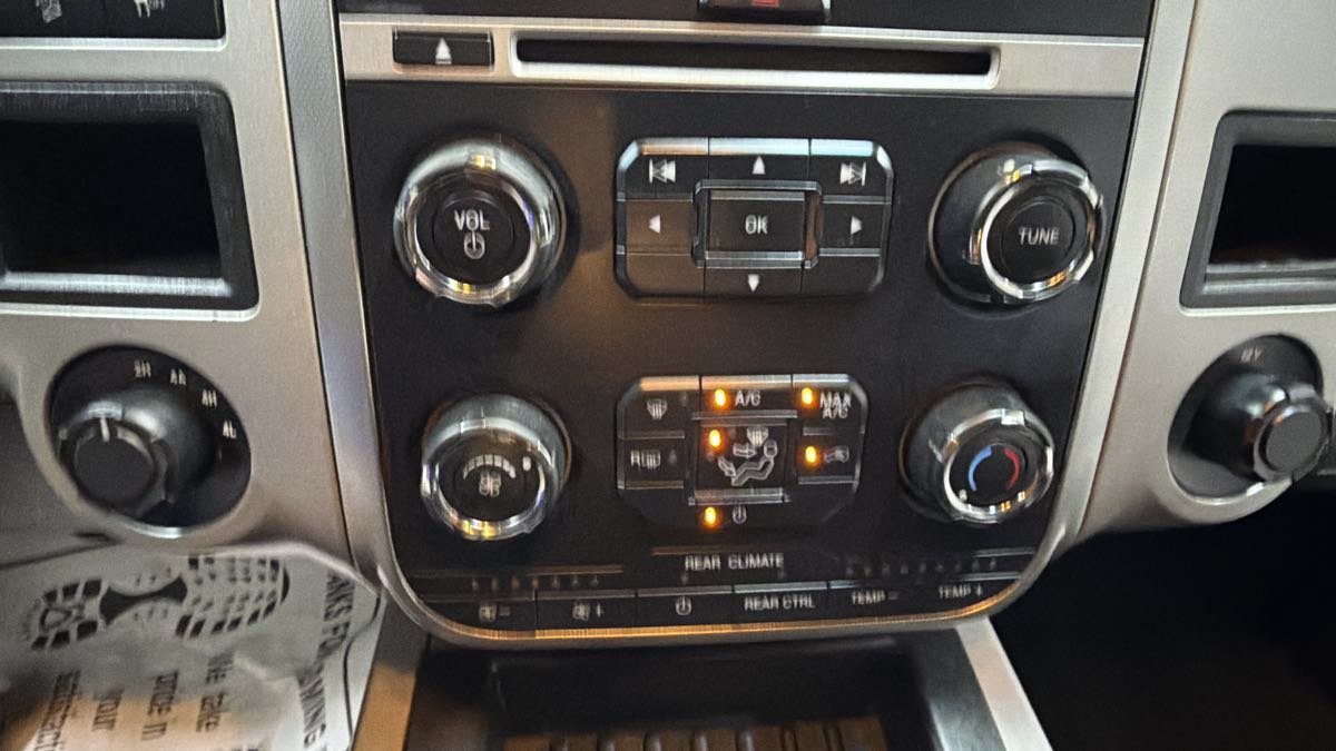 Used 2016 Ford Expedition EL XLT AWD/4WD image 19