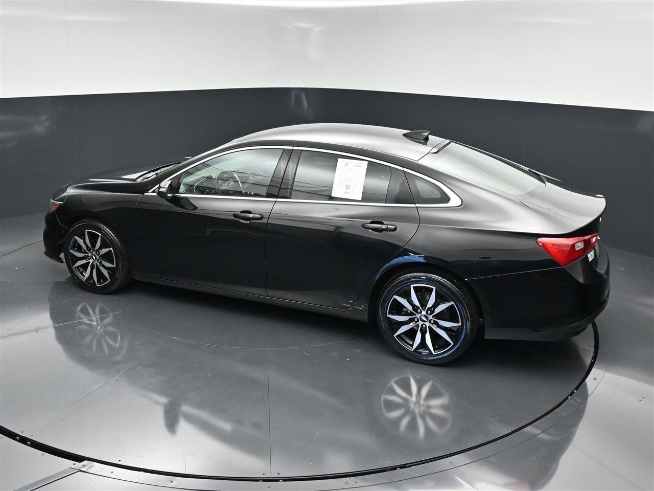 Used 2018 Chevrolet Malibu LT FWD image 26