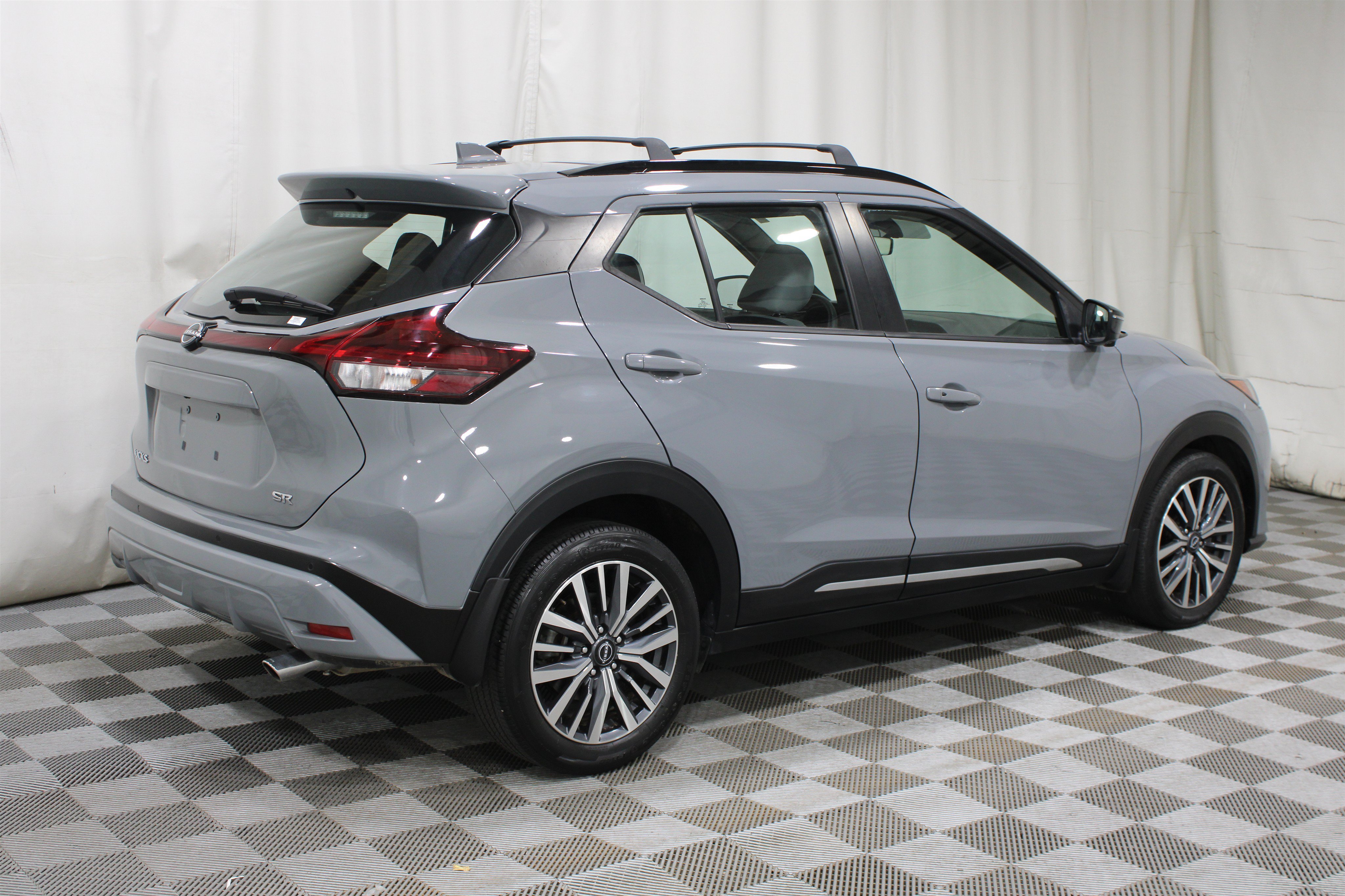 Used 2023 Nissan Kicks SR w/ SR Premium Package FWD image 29