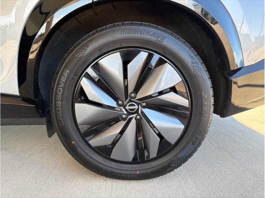 Used 2024 Nissan Ariya AWD image 32