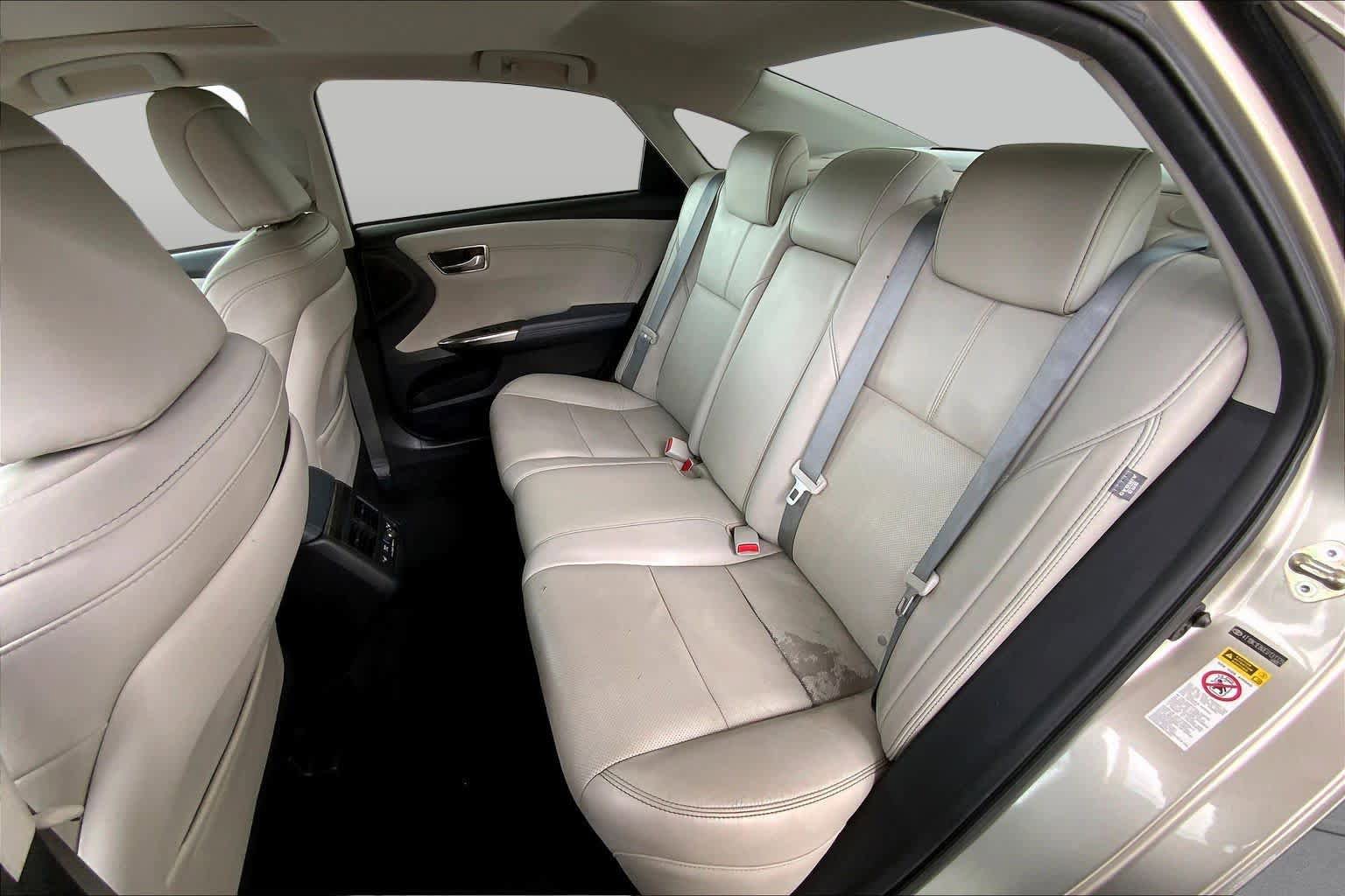 Used 2014 Toyota Avalon Limited w/ Technology Package FWD image 21