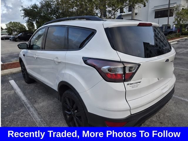 Used 2018 Ford Escape SE w/ SE Sport Appearance Package AWD/4WD image 4