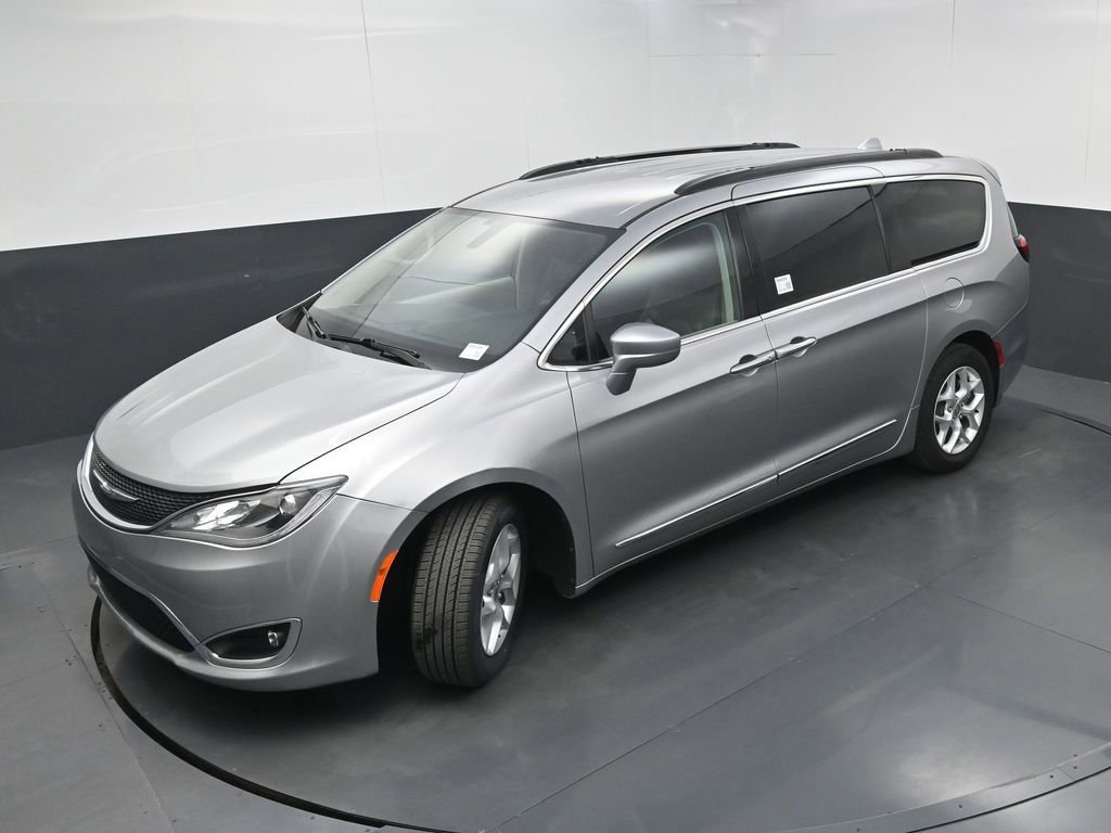 Used 2017 Chrysler Pacifica Touring-L w/ Tire & Wheel Group image 33