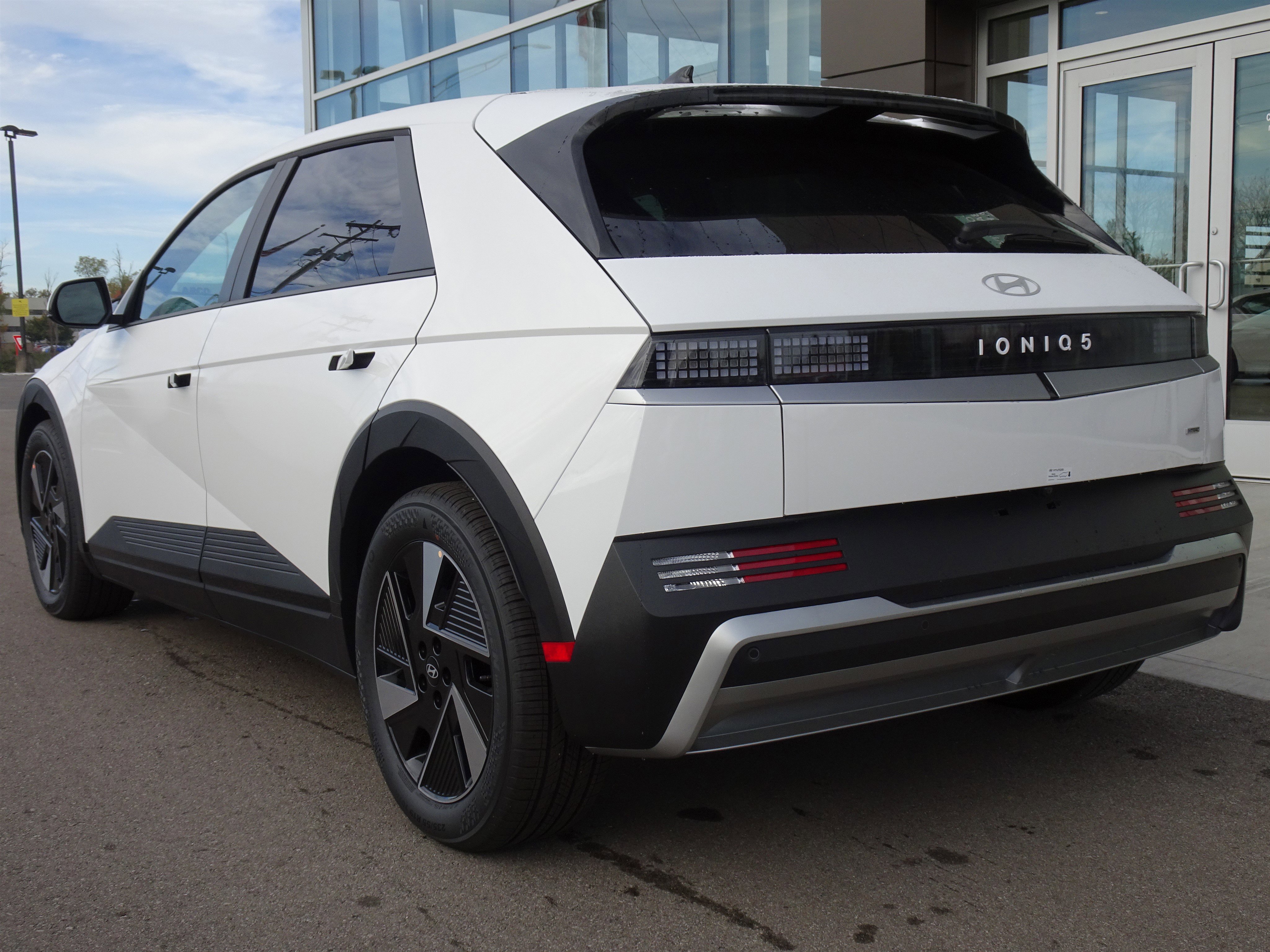 New 2026 Hyundai Ioniq 5 SEL image 4