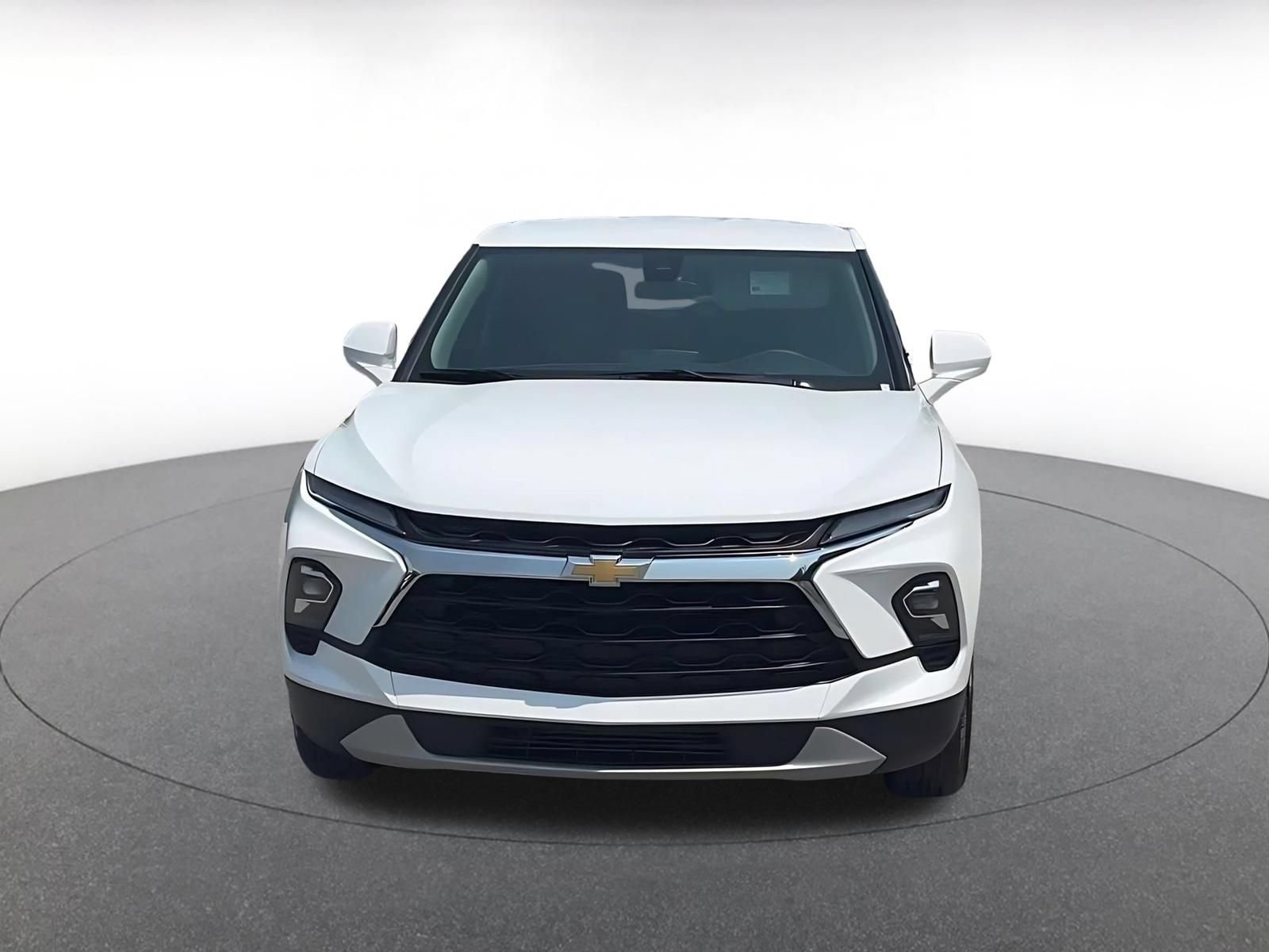 Used 2025 Chevrolet Blazer LT FWD image 4